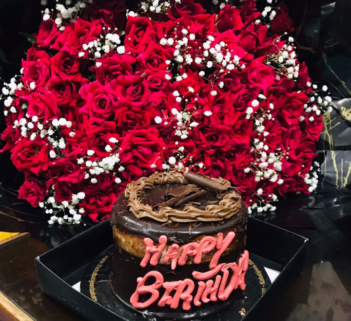 100 Red Fresh Flowers Bouquet – Only For Karachi - Image 6