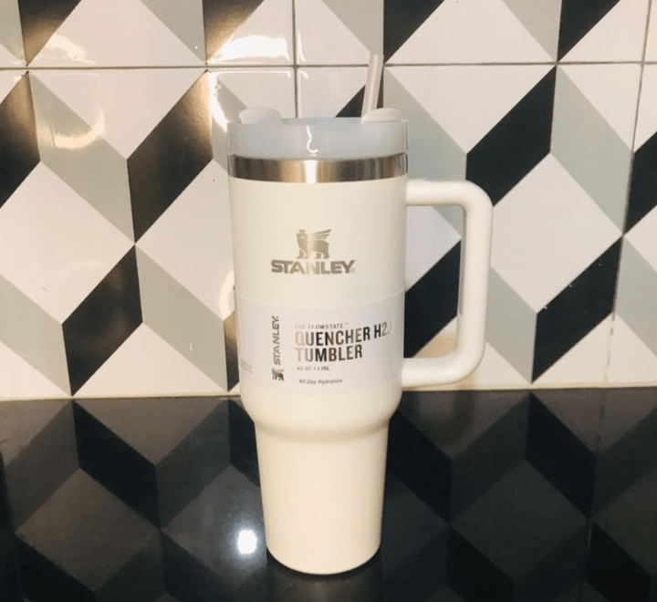 Stock Clearance With Minor Imperfections Stanley Quencher H2.0 FlowState™ Tumbler 40 oz – 1.18L - Image 7
