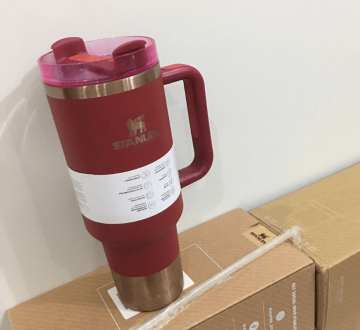 The Quencher H2.0 Flowstate™ Tumbler | 40 OZ – Gilded Pomegranate - Image 4