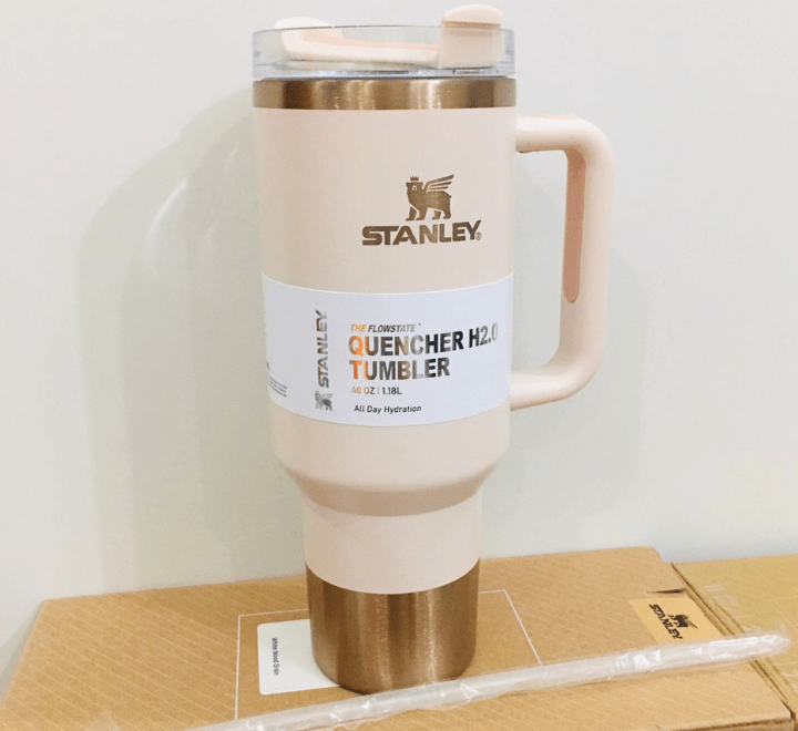 The Quencher H2.0 Flowstate™ Tumbler | 40 OZ - Gilded Sugar - Image 4