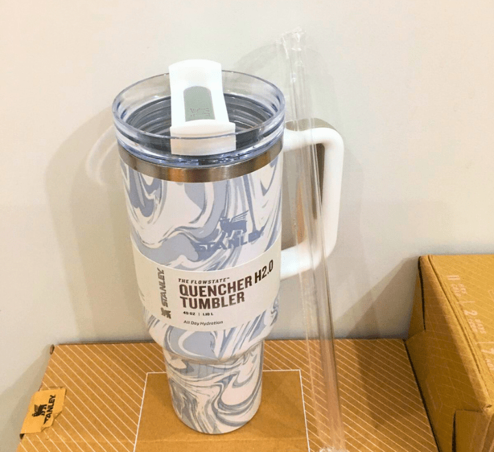 THE QUENCHER H2.0 FLOWSTATE™ TUMBLER | 40 OZ | POLAR SWIRL - Image 4